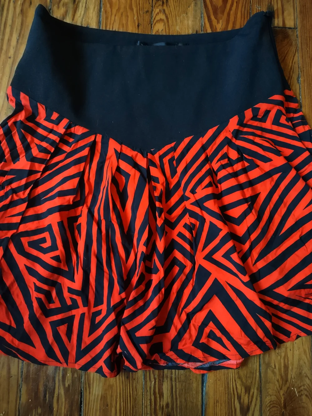 Kardashian Kollection BlackRed Geometric Pattern Women's High Waisted Mini Skirt